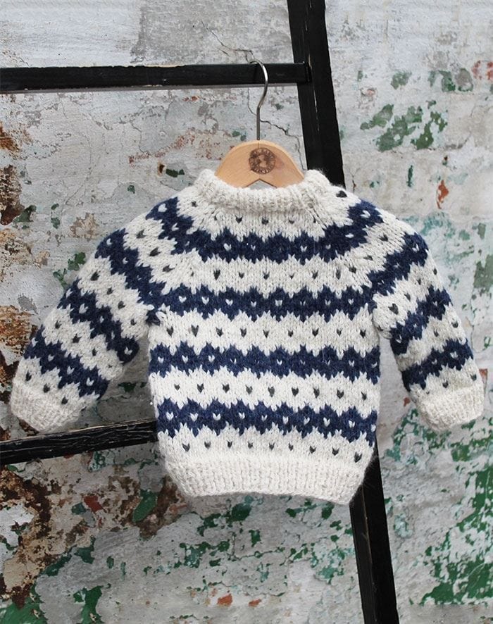 Strikkeospkrift Fjeld sweater baby