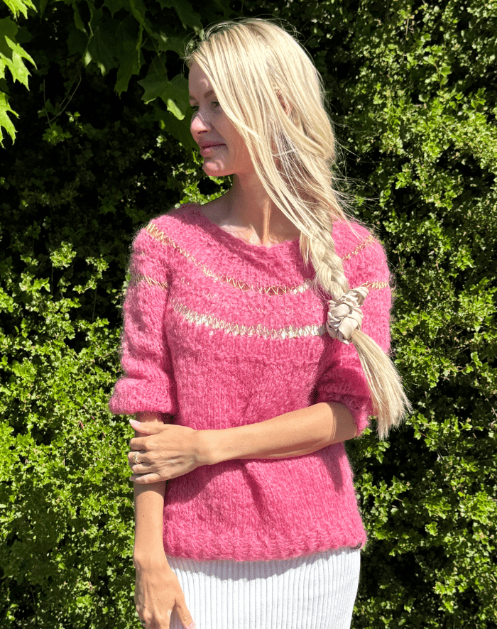 Strikkekit til flot tidsls mohair bluse med kort rme - Kb her  Wadils