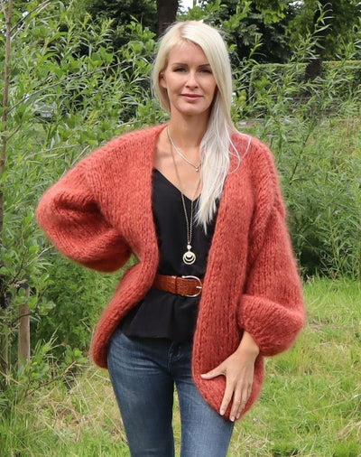 Tilda Cardigan ensfarvet - strikkekit