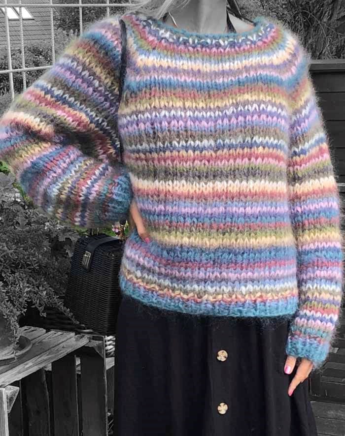 Anine sweater i striber, strikkekit består af garn og strikkeopskrift